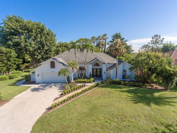 Luxury Three Bedroom Vacation Rental Home in Naples