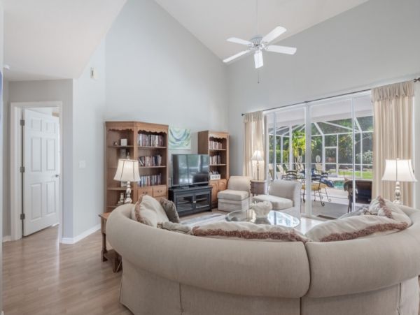 Naples Home 1028924