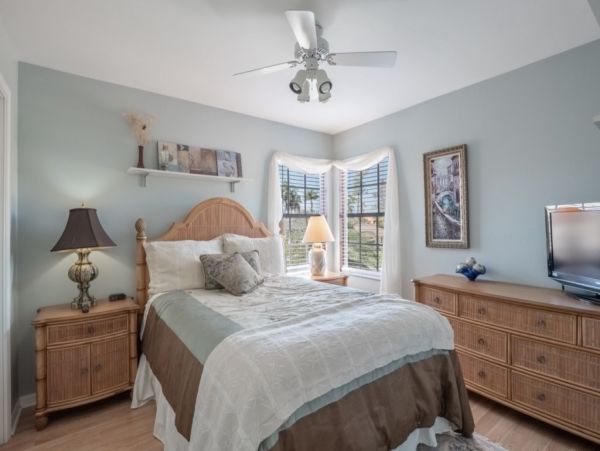 Naples Home 1028924
