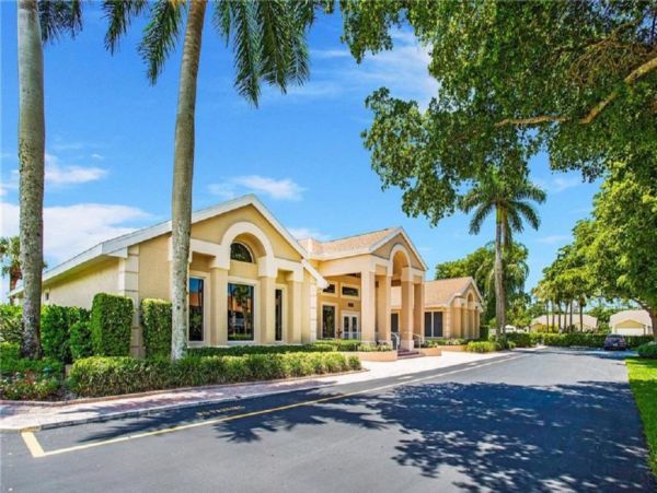 Naples Home 1028924