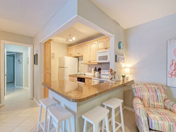 Lido Key Lovely Cottage with 2 Bedrooms
