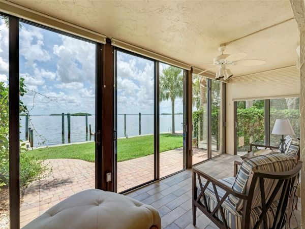 Longboat Key Two Bedroom Bayfront Vacation Condo Sleeps 4