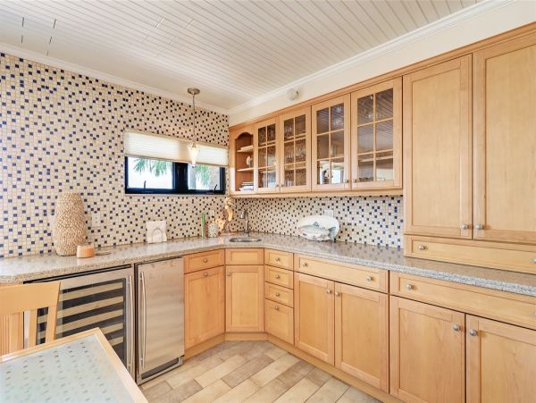 Longboat Key Two Bedroom Bayfront Vacation Condo Sleeps 4