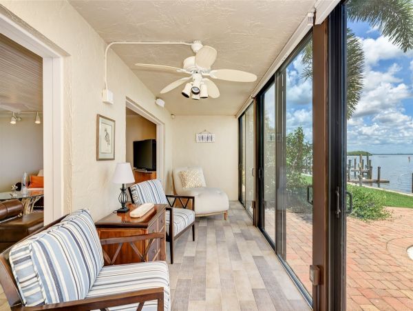 Longboat Key Two Bedroom Bayfront Vacation Condo Sleeps 4