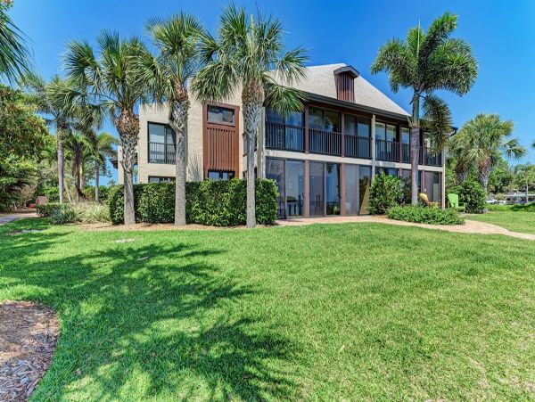 Longboat Key Two Bedroom Bayfront Vacation Condo Sleeps 4