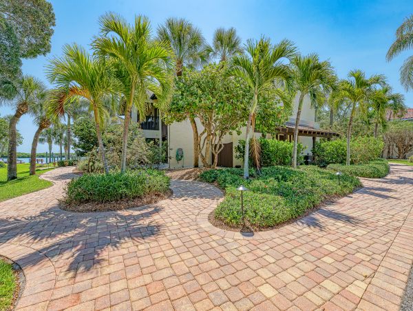 Longboat Key Two Bedroom Bayfront Vacation Condo Sleeps 4