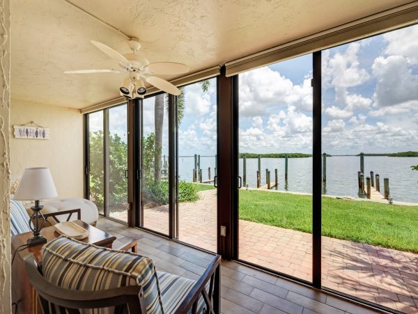 Longboat Key Two Bedroom Bayfront Vacation Condo Sleeps 4