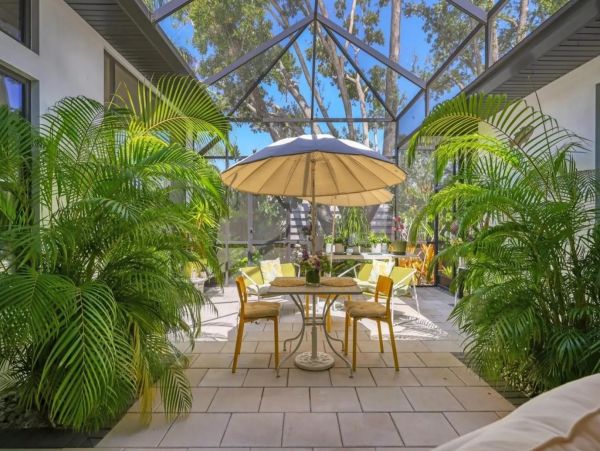Sarasota Vacation Rental - Luxury Modern Home with Gardens & Spa
