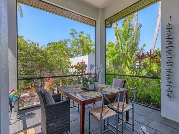 Sarasota Vacation Rental - Luxury Modern Home with Gardens & Spa