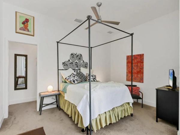 Sarasota Vacation Rental - Luxury Modern Home with Gardens & Spa
