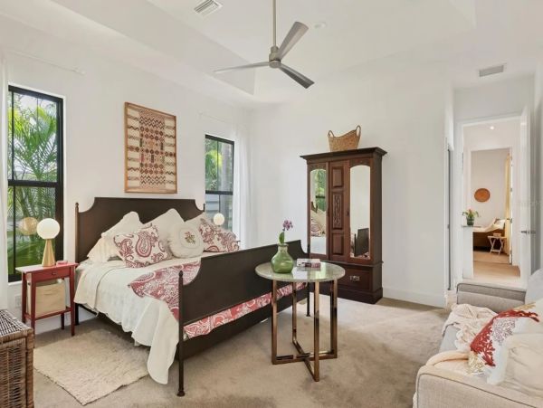 Sarasota Vacation Rental - Luxury Modern Home with Gardens & Spa