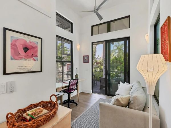 Sarasota Vacation Rental - Luxury Modern Home with Gardens & Spa