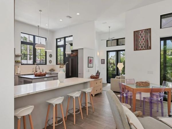 Sarasota Vacation Rental - Luxury Modern Home with Gardens & Spa