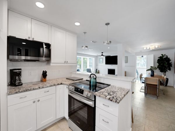Siesta Key Vacation Rental - 6-Bedroom Luxury Beach House with Pool