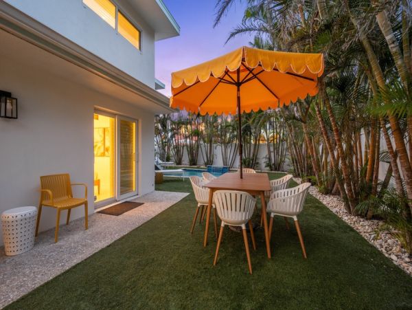 Siesta Key Vacation Rental - 6-Bedroom Luxury Beach House with Pool
