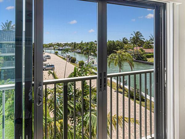 Two Bedroom Canal Front Vacation Condo in Sanibel