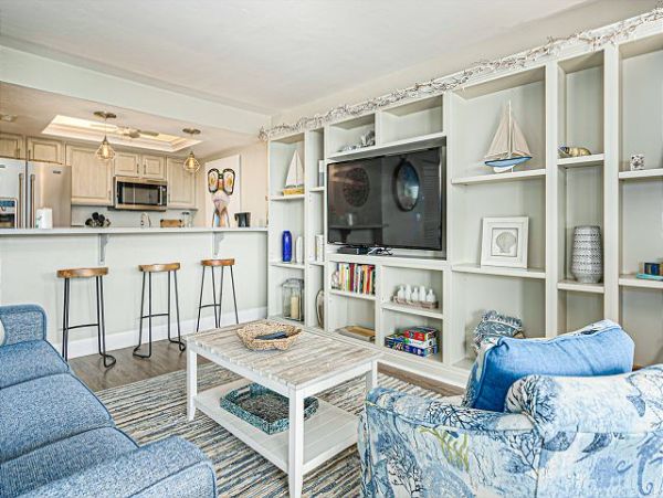 Two Bedroom Canal Front Vacation Condo in Sanibel