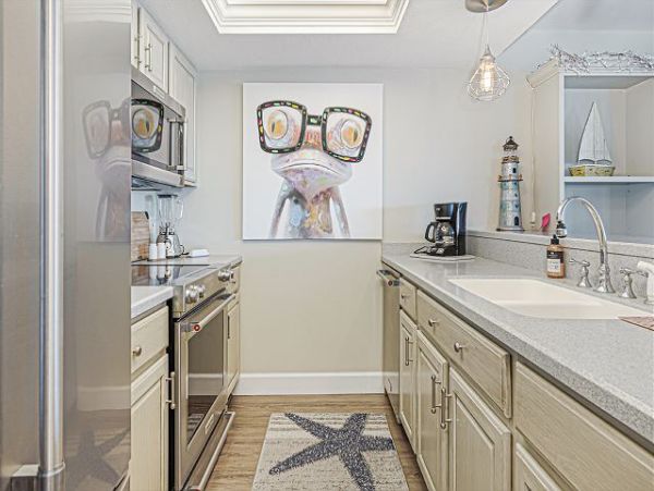 Two Bedroom Canal Front Vacation Condo in Sanibel