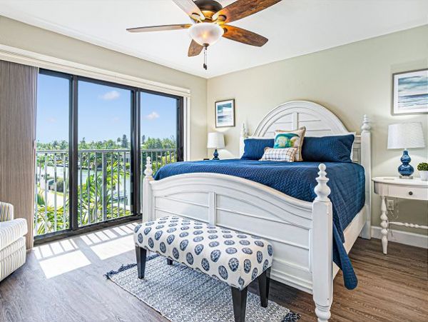 Two Bedroom Canal Front Vacation Condo in Sanibel