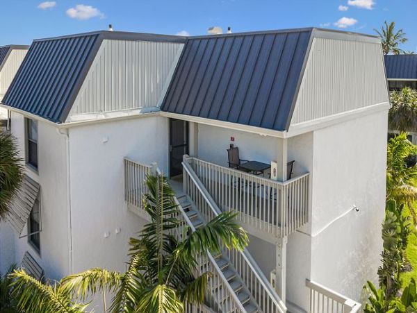 Two Bedroom Canal Front Vacation Condo in Sanibel