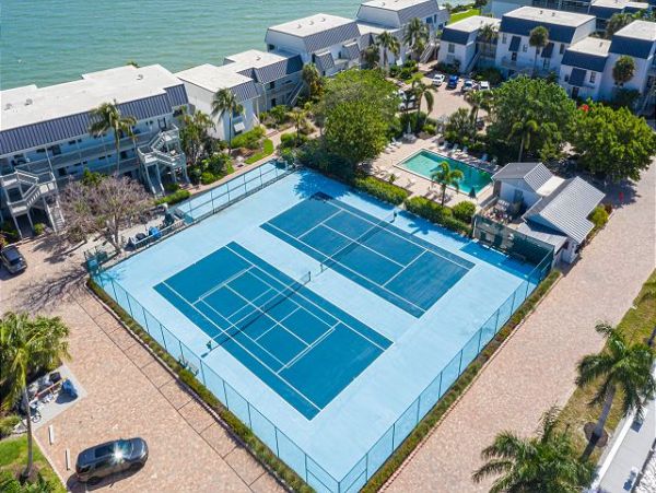 Two Bedroom Canal Front Vacation Condo in Sanibel