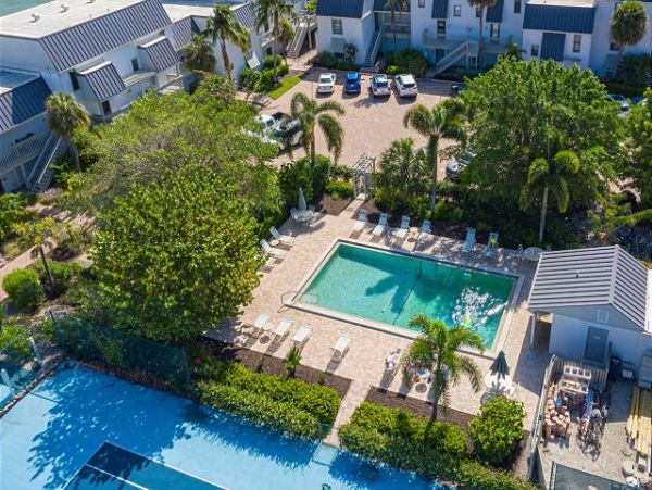 Two Bedroom Canal Front Vacation Condo in Sanibel