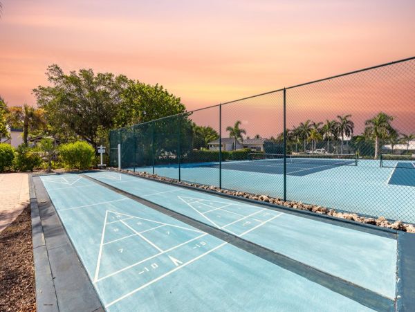 Two Bedroom Canal Front Vacation Condo in Sanibel