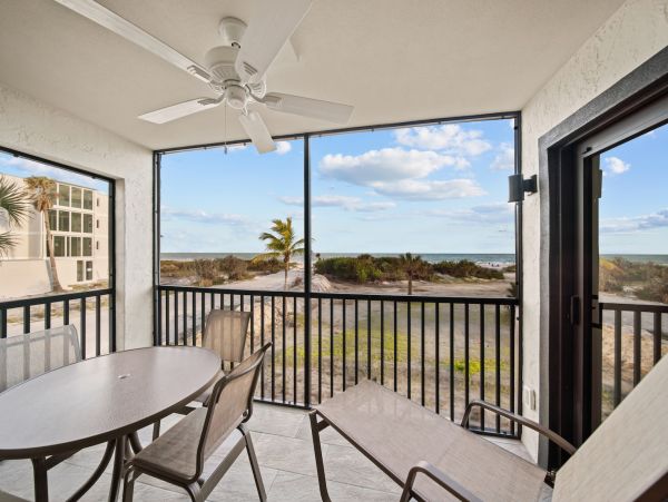 Gulf-Front Getaway with stunning Views and Comfort