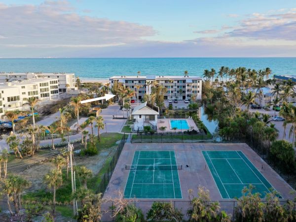 Gulf-Front Getaway with stunning Views and Comfort