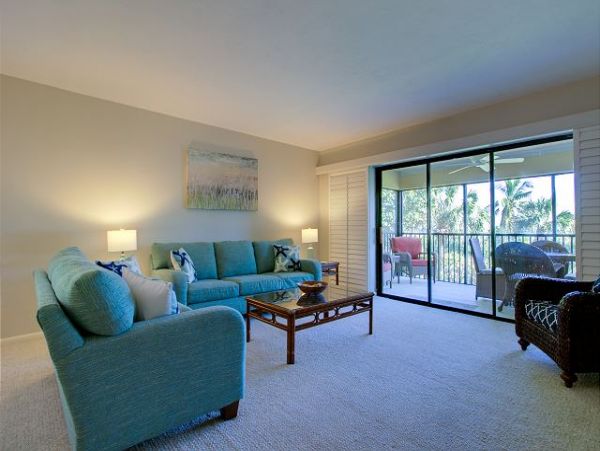 Luxury Beachfront Condo with Stunning Gulf Views - Perfect Vacation Getaway