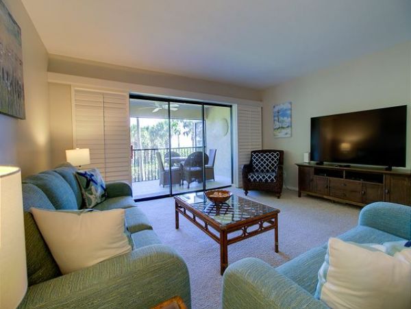 Luxury Beachfront Condo with Stunning Gulf Views - Perfect Vacation Getaway
