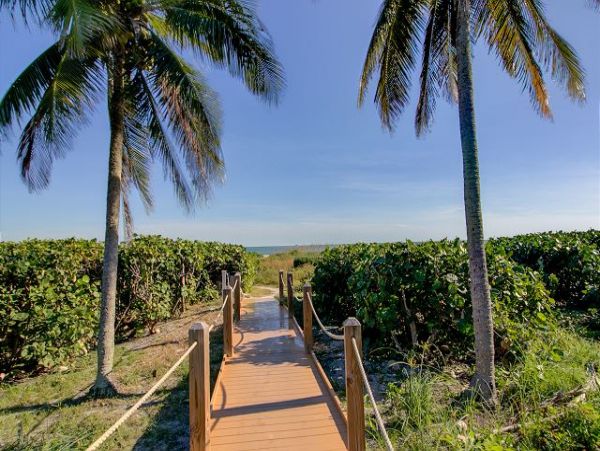 Luxury Beachfront Condo with Stunning Gulf Views - Perfect Vacation Getaway
