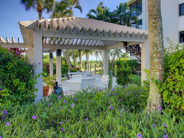 Luxury Beachfront Condo with Stunning Gulf Views - Perfect Vacation Getaway