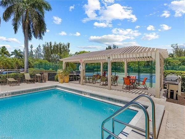 Luxury Beachfront Condo with Stunning Gulf Views - Perfect Vacation Getaway