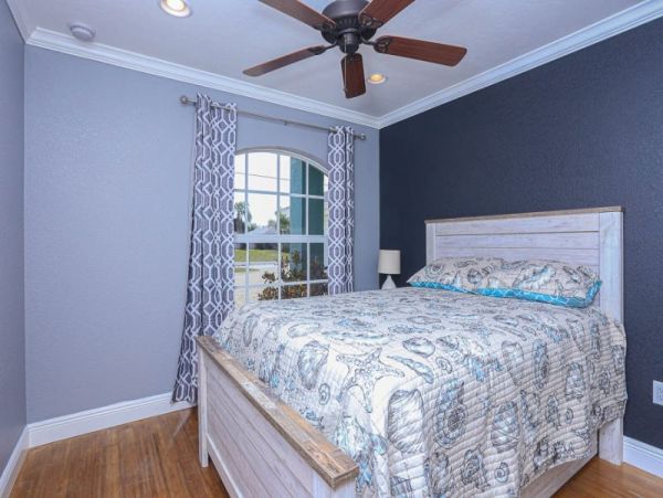 Lovely 4 Bedroom Home with Great Pool