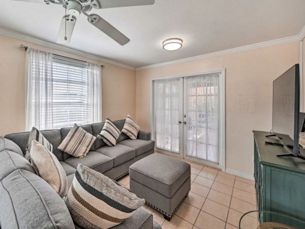 Charming 3 Bedroom Vacation Home in Naples