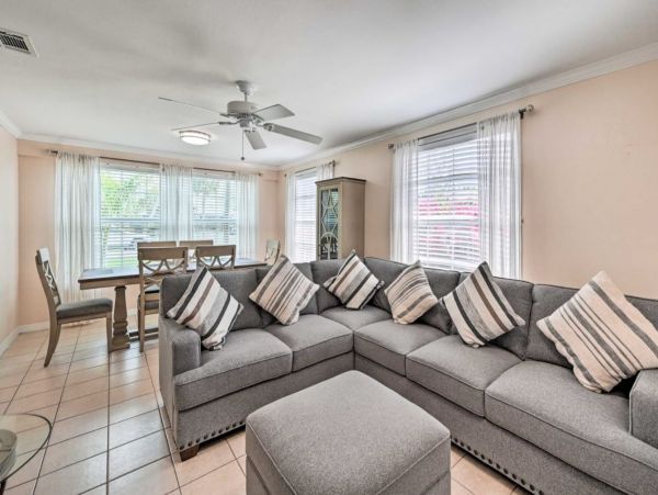 Charming 3 Bedroom Vacation Home in Naples