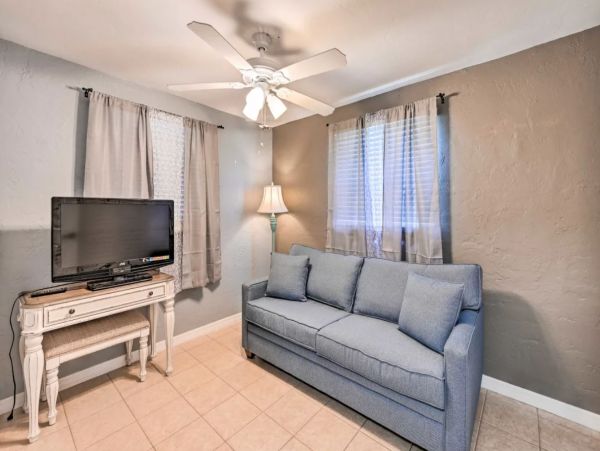 Charming 3 Bedroom Vacation Home in Naples