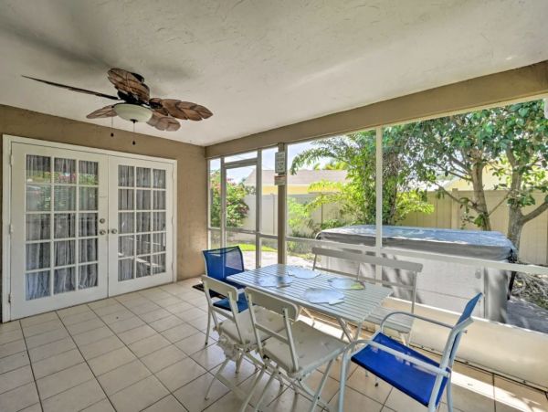 Charming 3 Bedroom Vacation Home in Naples