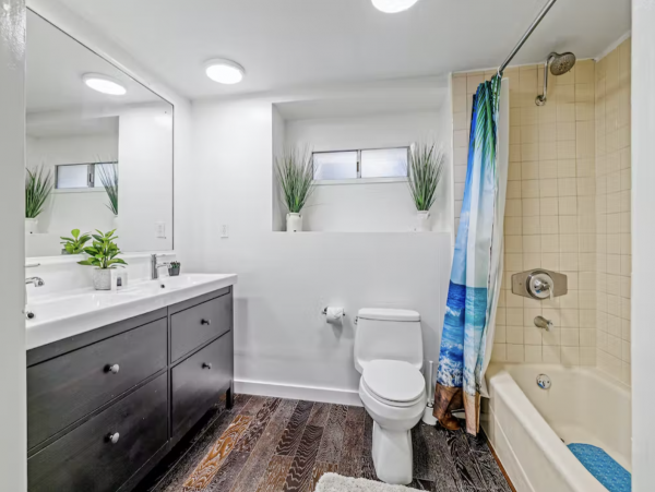 Ocean View Four Bedroom Vacation Home in Summerland