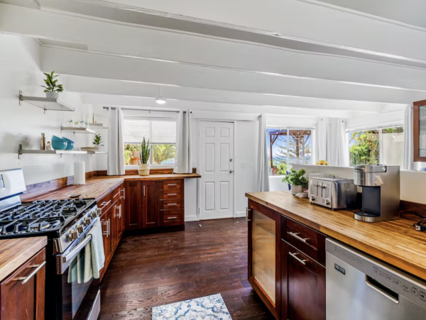 Ocean View Four Bedroom Vacation Home in Summerland