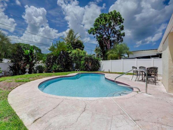 Naples Vacation Pool Home Three Bedroom