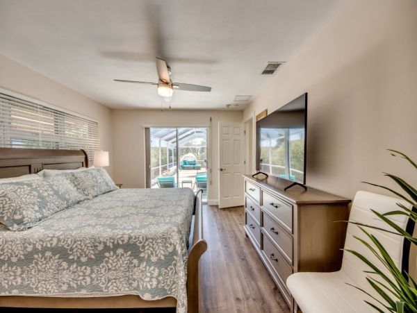 Cape Coral Vacation Pool Home Four Bedroom