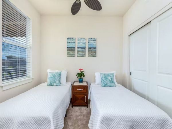 Beautiful Koloa Vacation Condo with Communal Pool & Hot Tub