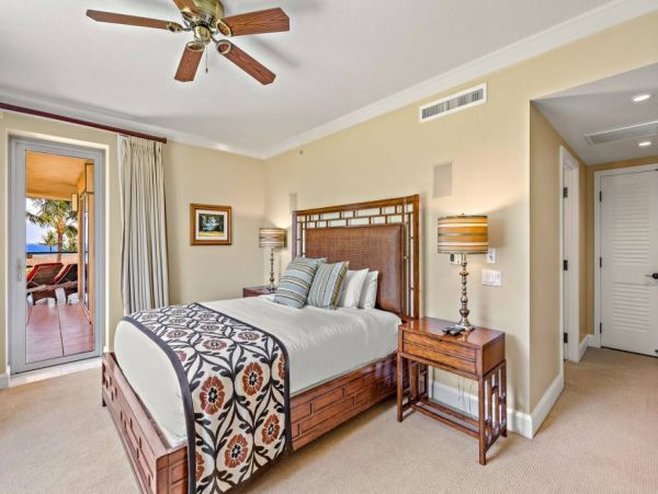 Oceanfront Kaanapali Luxury Vacation Condo  Sleeps 8 Guests