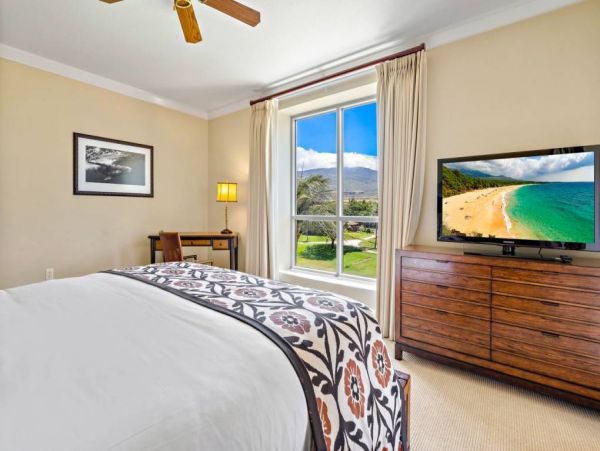 Oceanfront Kaanapali Luxury Vacation Condo  Sleeps 8 Guests