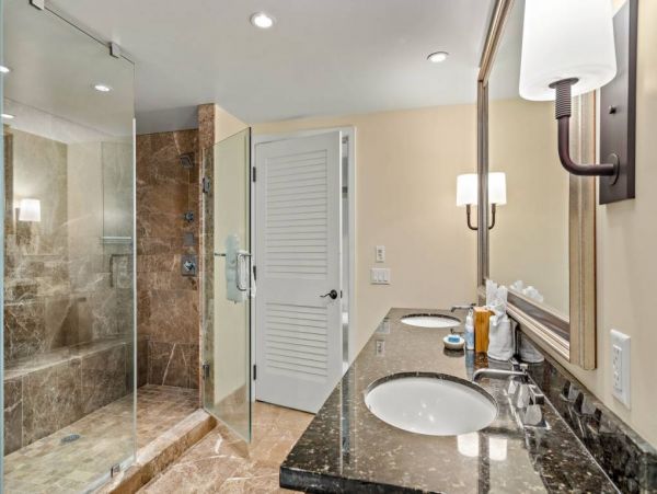 Oceanfront Kaanapali Luxury Vacation Condo  Sleeps 8 Guests