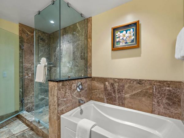 Oceanfront Kaanapali Luxury Vacation Condo  Sleeps 8 Guests