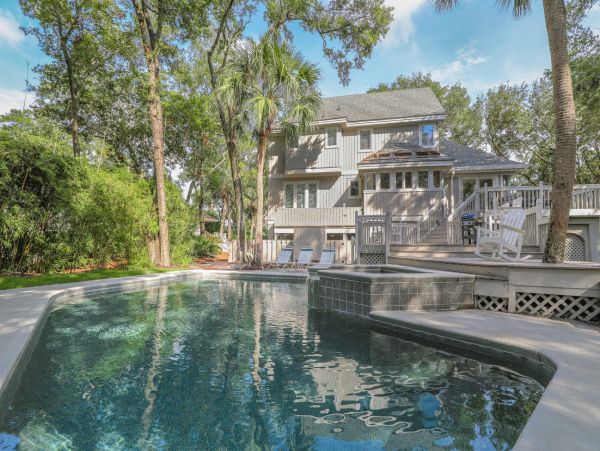 Hilton Head Vacation Pool Home Six bedroom Walk to Beach