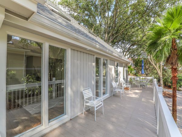 Hilton Head Vacation Pool Home Six bedroom Walk to Beach